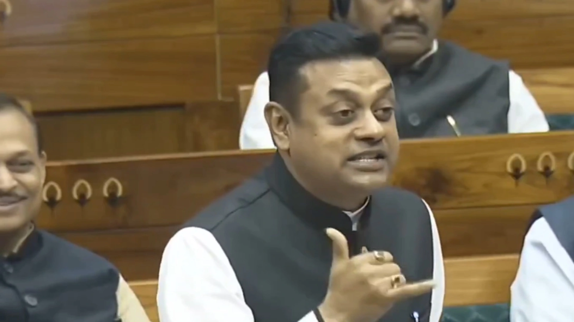 Viral Video| Sambit Patra Highlights 1971 Nagarwala Scandal as Early Example of ‘Phone Banking’