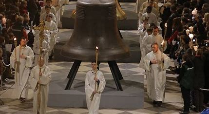 Notre Dame’s Bell Rings After 5 Years In Historic Revival | WATCH