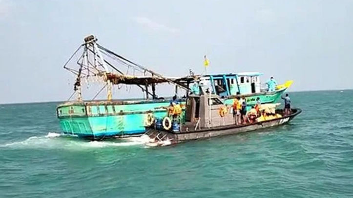 Sri Lankan Navy Detains Eight Indian Fishermen, Seizes Two Boats