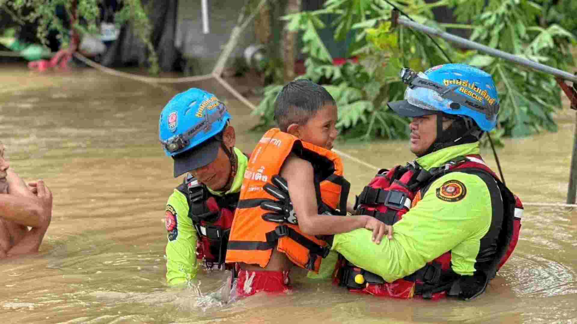 Thailand, Malaysia Struck With The Worst Flood In Decades, 12 Confirmed Dead